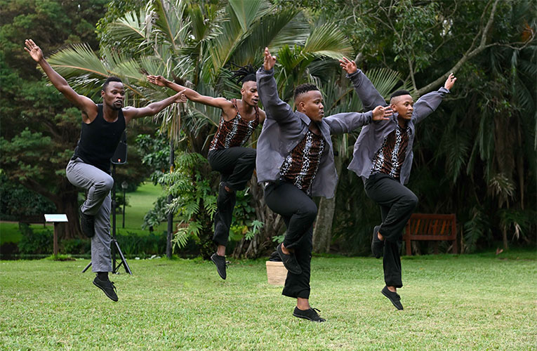 Flatfoot Dance Company taking dance to the botanical gardens in times of a Pandemic