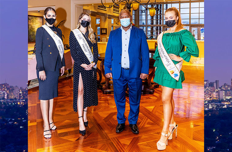 Cape Town Executive Mayor Dan Plato welcomes Miss SA Top 10 to the Mother City